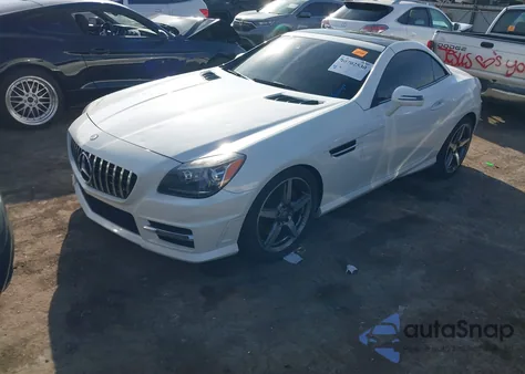 2015 Mercedes-Benz Slk 350 z USA, uszkodzony, nr VIN WDDPK5HA9FF107952